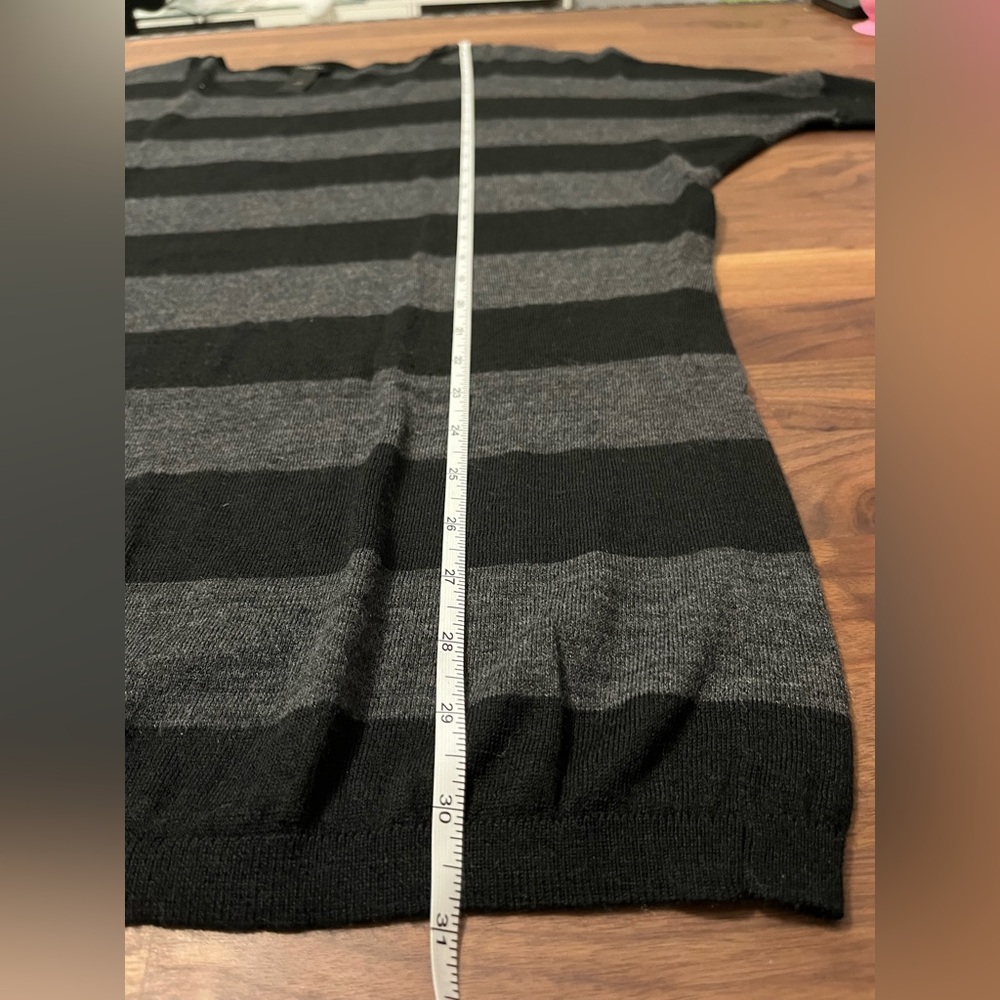 Ann Taylor black and gray tunic sweater - Picture 8 of 9